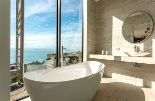 Waiheke Island Villa | Omana Luxury Villa on Waiheke Island Four intimate villas with private beach