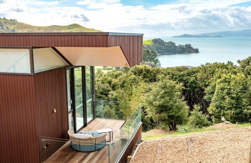 Waiheke Island Villa | Omana Luxury Villa on Waiheke Island Four intimate villas with private beach