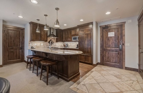 Park City Condo | OMG- Luxury 1 BDR Suite Pool Hyatt Canyons