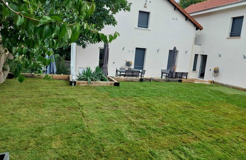Gentilly House | ON 360M2 PLOT 1 HOUSE 120M2 FOR 10 PERS OR/AND 1 HOUSE 110M2 FOR 7 PERS