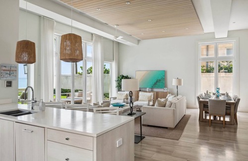 Nassau House | On Beach Time |Lux Villa|Oceanfront|Heated Pool
