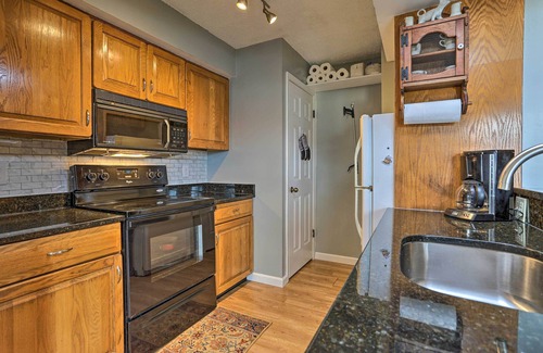 Lake Harmony Condo | On Big Boulder Lake: Condo w/Community Pools!