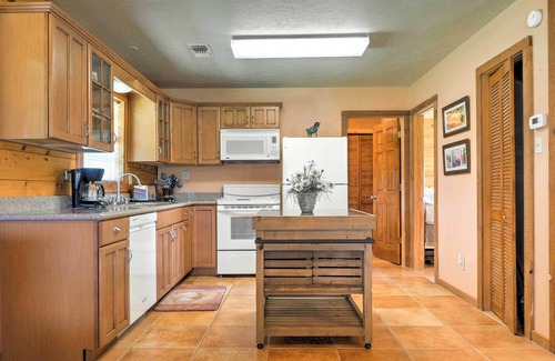Carmine Cabin | On Farm: Rustic Carmine Log Cabin w/Porch!