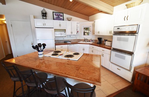 Dillon Condo | On Lake! Top Floor, WOW Views, Deck! Elevator, Hot Tub. Walk to Concerts