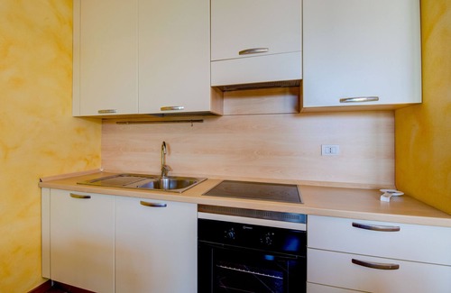 Padenghe sul Garda Apartment | On Lakeside with 3 Pools and Tennis Courts - Apartment Azzurro