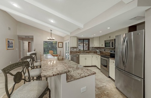 Town and River House | On McGregor Blvd! Private Executive Pool Home-Close to Beach