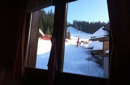 Les Carroz-d'Araches Ski Chalet | ON PISTE CHALET, MAGNIFICENT VIEWS, SKI TO THE DOOR