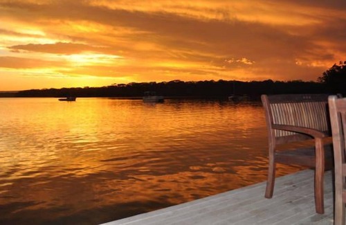 St. Georges Basin House | On The Basin - Absolute beachfront - Water deck