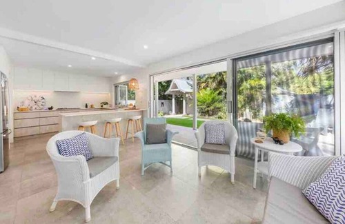 Yaroomba House | On The Beach Luxury Home With Pool