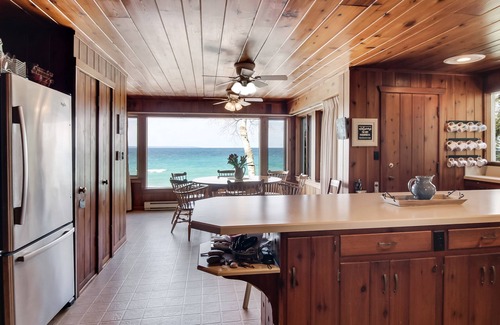 Leland House | On the Beach right in the heart of Leland!