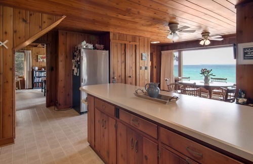 Leland House | On the Beach right in the heart of Leland!
