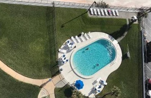 Daytona Beach Condo | ON THE BEACH SPACIOUS 2 BEDROOM CONDO WITH OCEAN FRONT VIEW ON DAYTONA BEACH!!!