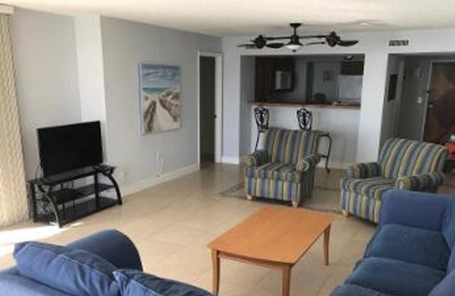 Daytona Beach Condo | ON THE BEACH SPACIOUS 2 BEDROOM CONDO WITH OCEAN FRONT VIEW ON DAYTONA BEACH!!!
