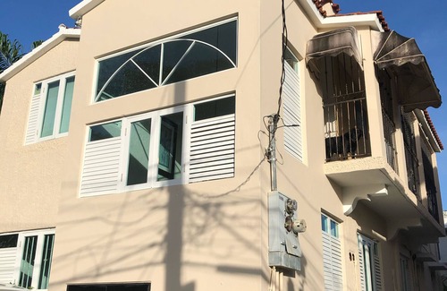 Parque Apartment | On the beach Villa; free parking, walk to restaurants, minutes from the airport