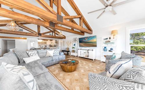Ono Island Villa | On the Canal at Perdido Key - Private Outdoor Pool, Luxury Accommodations + Beautiful Views of the Canal