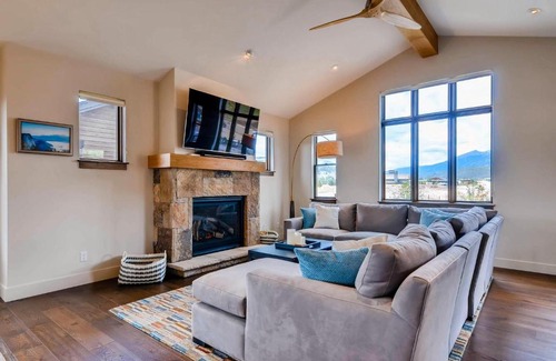 Fairmount On The River House | On the Corner at The Shores
