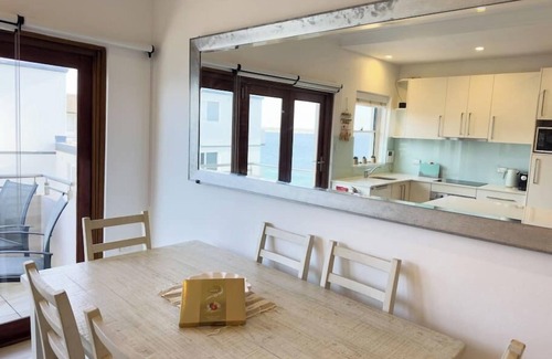 Cronulla Apartment | On The Esplanade - Close to beach & Cronulla mall