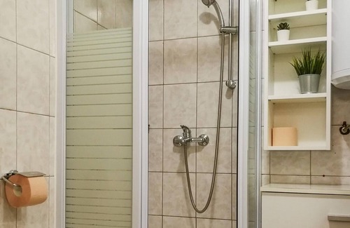 Krapanj Apartment | On the island of Krapanj, this authentic and cozy vacation apartment welcomes you right on the water