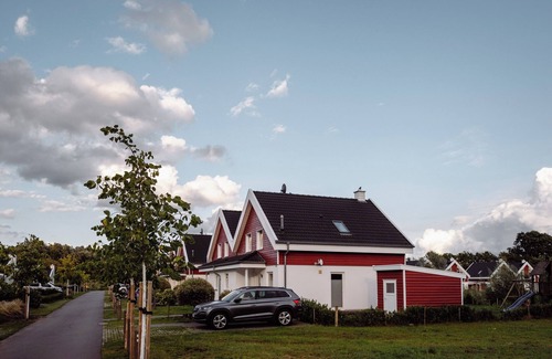 Nordhorn House | On the lake - luxury holiday home with every comfort, located directly on a lake