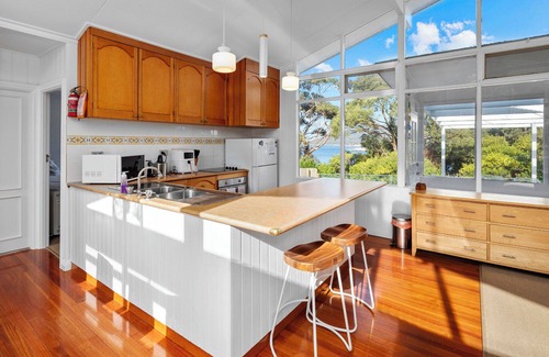 Bicheno House | On the Rocks Bicheno - Freycinet Holiday Houses