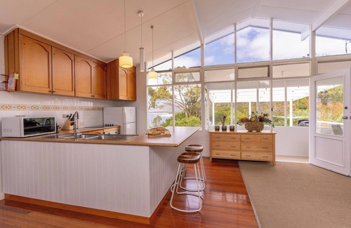 Bicheno House | On the Rocks Bicheno - Freycinet Holiday Houses