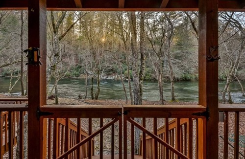 Ellijay Cabin | On The Rocks | Ellijay, GA