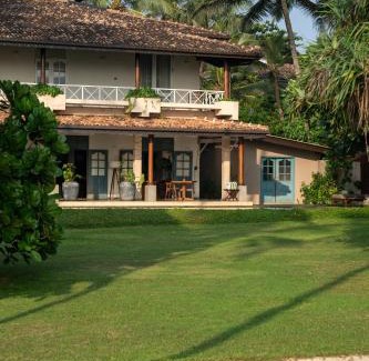 Unawatuna Villa | On The Rocks