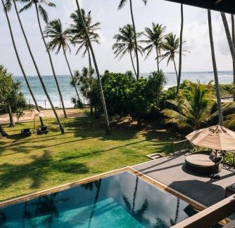 Unawatuna Villa | On The Rocks