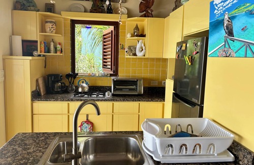 Bisento Cottage | ON THE SEA! 2 beaches with an easy walk! Couples only! Private/natural/exclusive