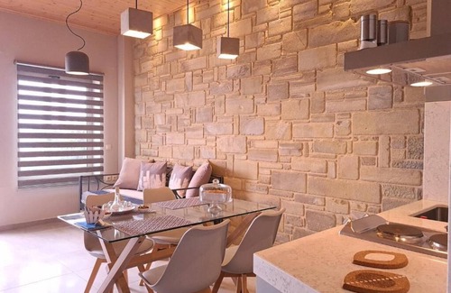 Limeniskos Apartment | :on the water lodging | 2