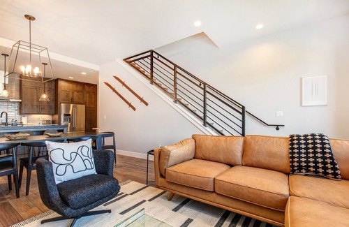 Hideout House | On Top of the Mountains - Unit B | Townhouse in Hideout with hot tub