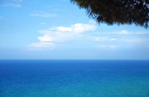 Sinarades Apartment | Onar by the sea apartments