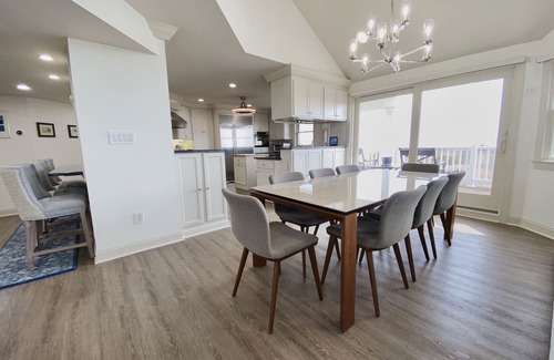 Avalon House | Once in a lifetime vacation opportunity with expansive space for the family to enjoy together all while being directly on the beach.
