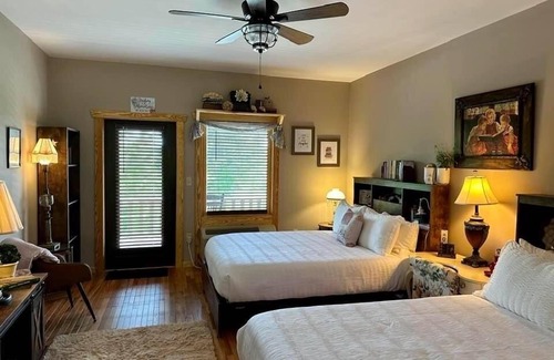 Stanardsville Hotel | Once Upon A Time Rm. 103