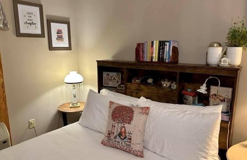 Stanardsville Hotel | Once Upon A Time Rm. 103