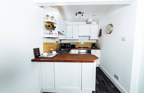 Perth Apartment | One Bed Apartment with Balcony