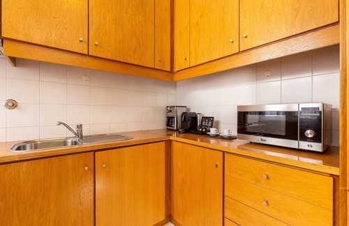 Centro / Baixa Apartment | One Bedroom Ap for 3 in Clérigos Tower