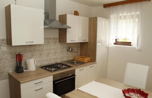 Smoljanac Apartment | One bedroom apartment with air-conditioning Smoljanac, Plitvice (A-5194-c)