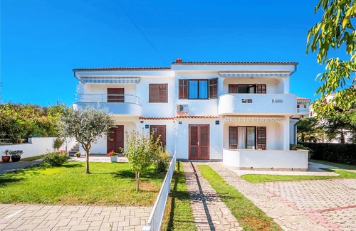 Vantacici Apartment | One bedroom apartment with terrace and sea view Vantačići, Krk (A-5313-a)