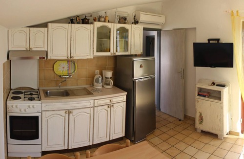 Businci Apartment | One bedroom apartment near beach Rastići, Čiovo (A-8619-c)