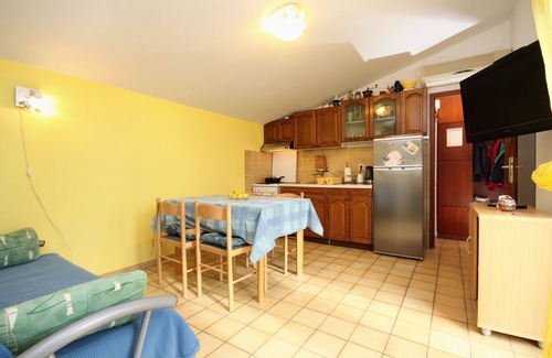 Businci Apartment | One bedroom apartment near beach Rastići, Čiovo (A-8619-c)