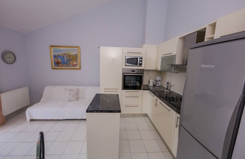 Businci Apartment | One bedroom apartment near beach Rastići, Čiovo (A-9470-b)