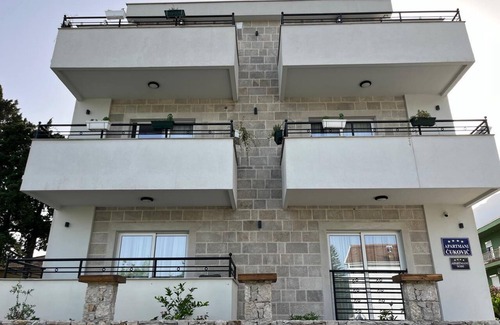 Bijela Apartment | One bedroom Apartment with Sea View and Terrace