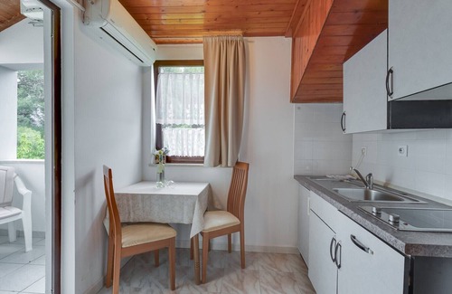Brulo Apartment | One-Bedroom Apartment Dado IV with Balcony