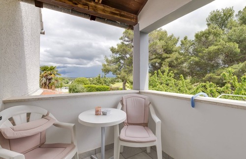 Brulo Apartment | One-Bedroom Apartment Dado IV with Balcony