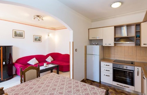 Spadici Apartment | One bedroom apartment for 2 people, away from the traffic noise and close to the beach.