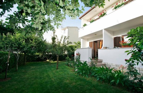 Spadici Apartment | One bedroom apartment for 2 people, away from the traffic noise and close to the beach.