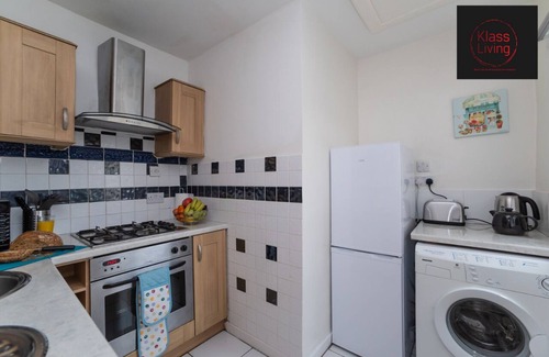 Coatbridge Apartment | One Bedroom Apartment by Klass Living Serviced Accommodation Coatbridge - Albion Apartment with Wifi and Parking