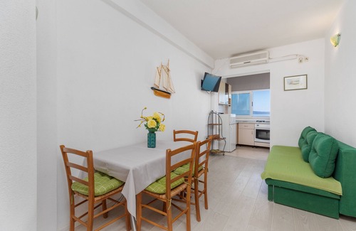 Drasnice Apartment | One bedroom apartment near beach Drašnice, Makarska (A-2670-b)