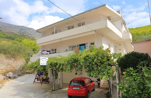 Jesenice Apartment | One bedroom apartment with balcony and sea view Sumpetar, Omiš (A-11798-b)